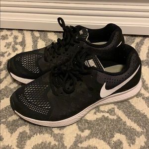 Nike Zoom Pegasus Sneakers